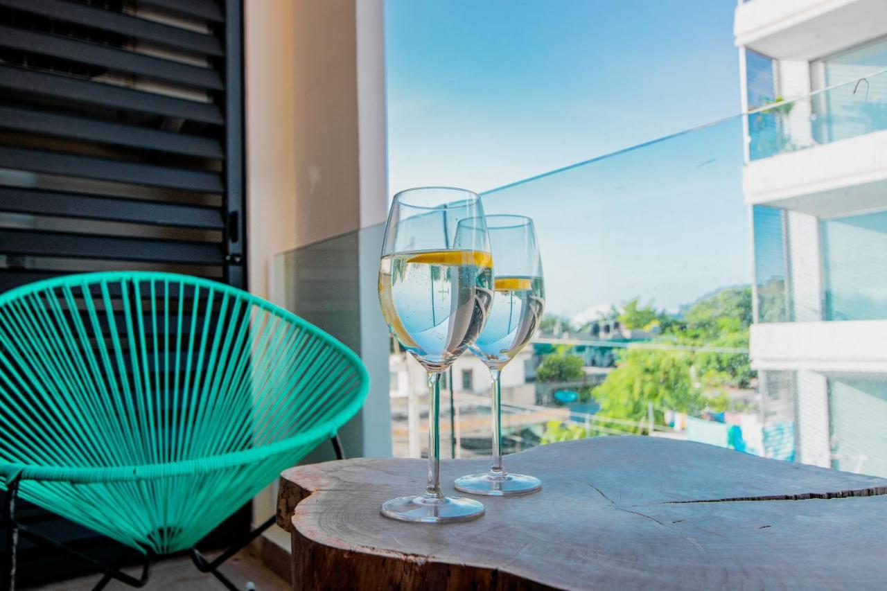 With Ocean View Pool In Av 10 & 60 Street