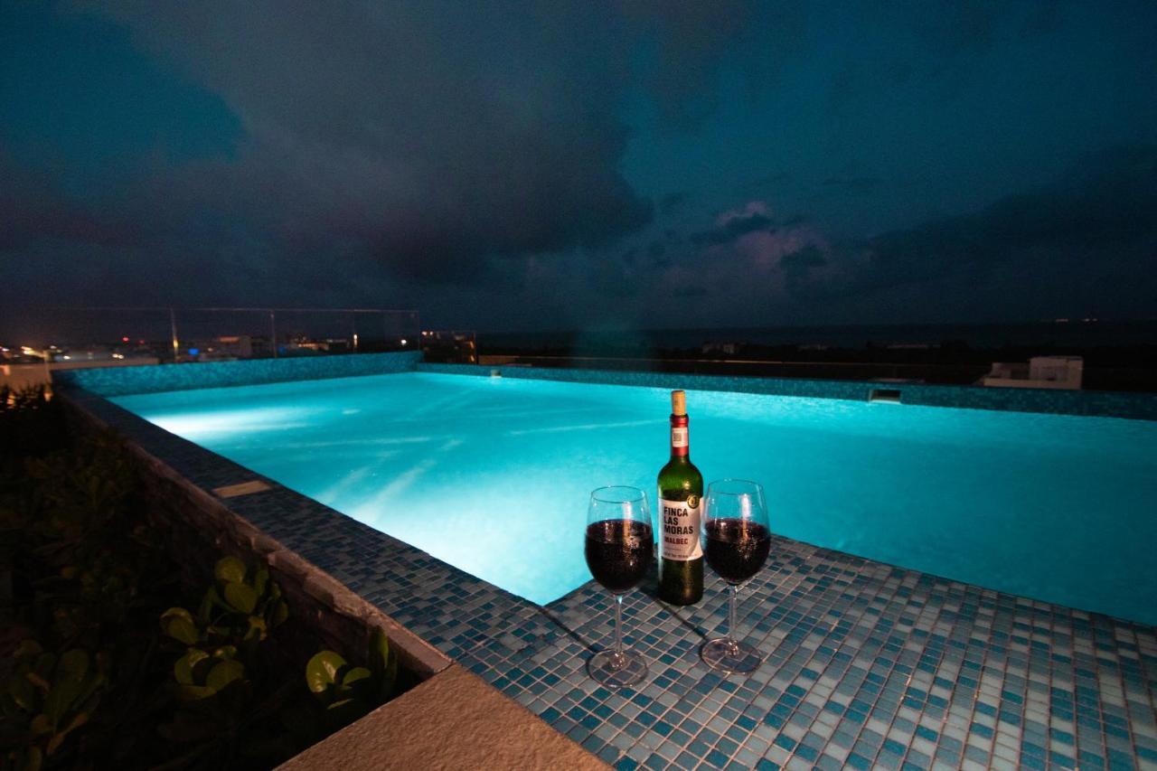 With Ocean View Pool In Av 10 & 60 Street *