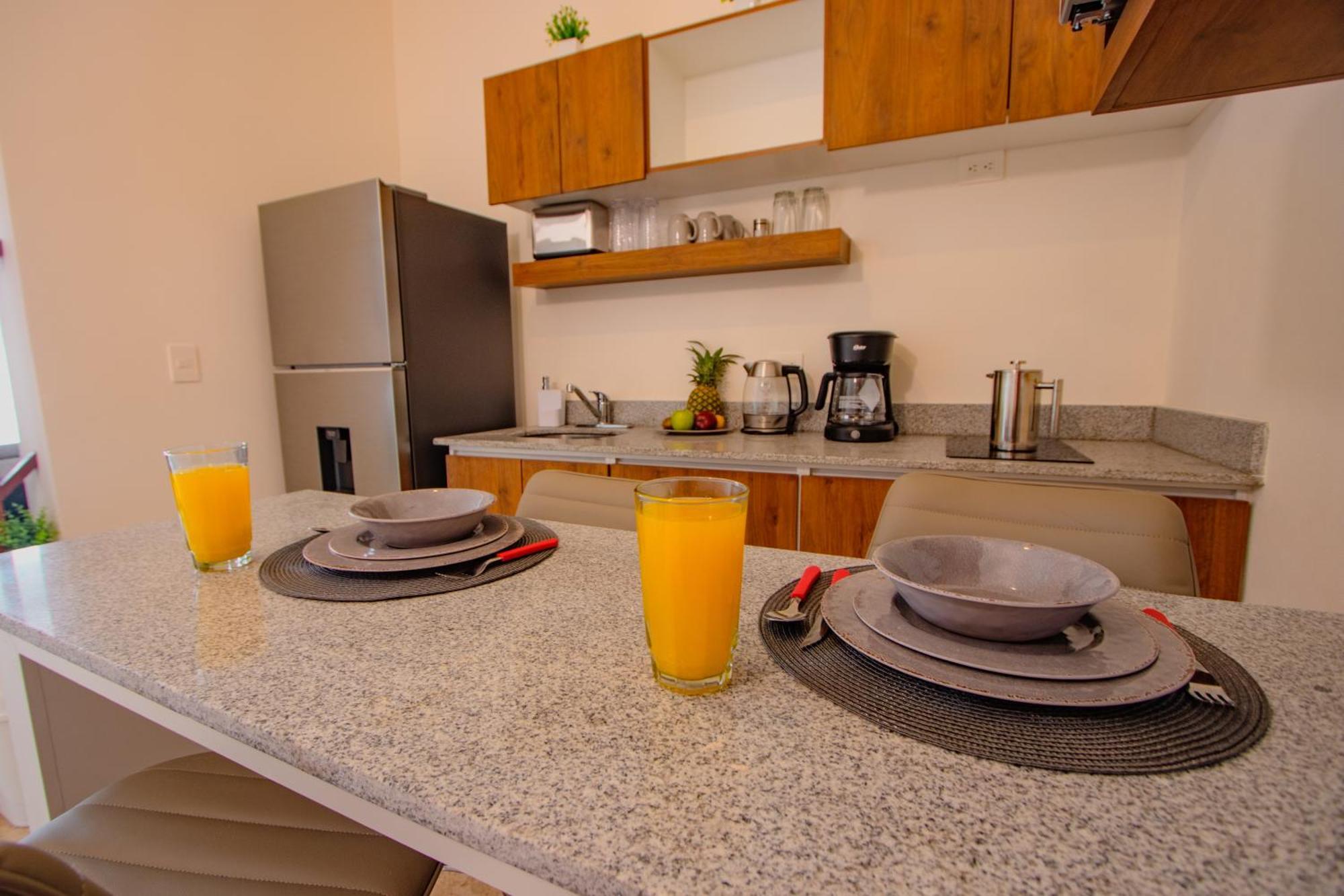 Apartamento With Ocean View Pool In Av 10 & 60 Street