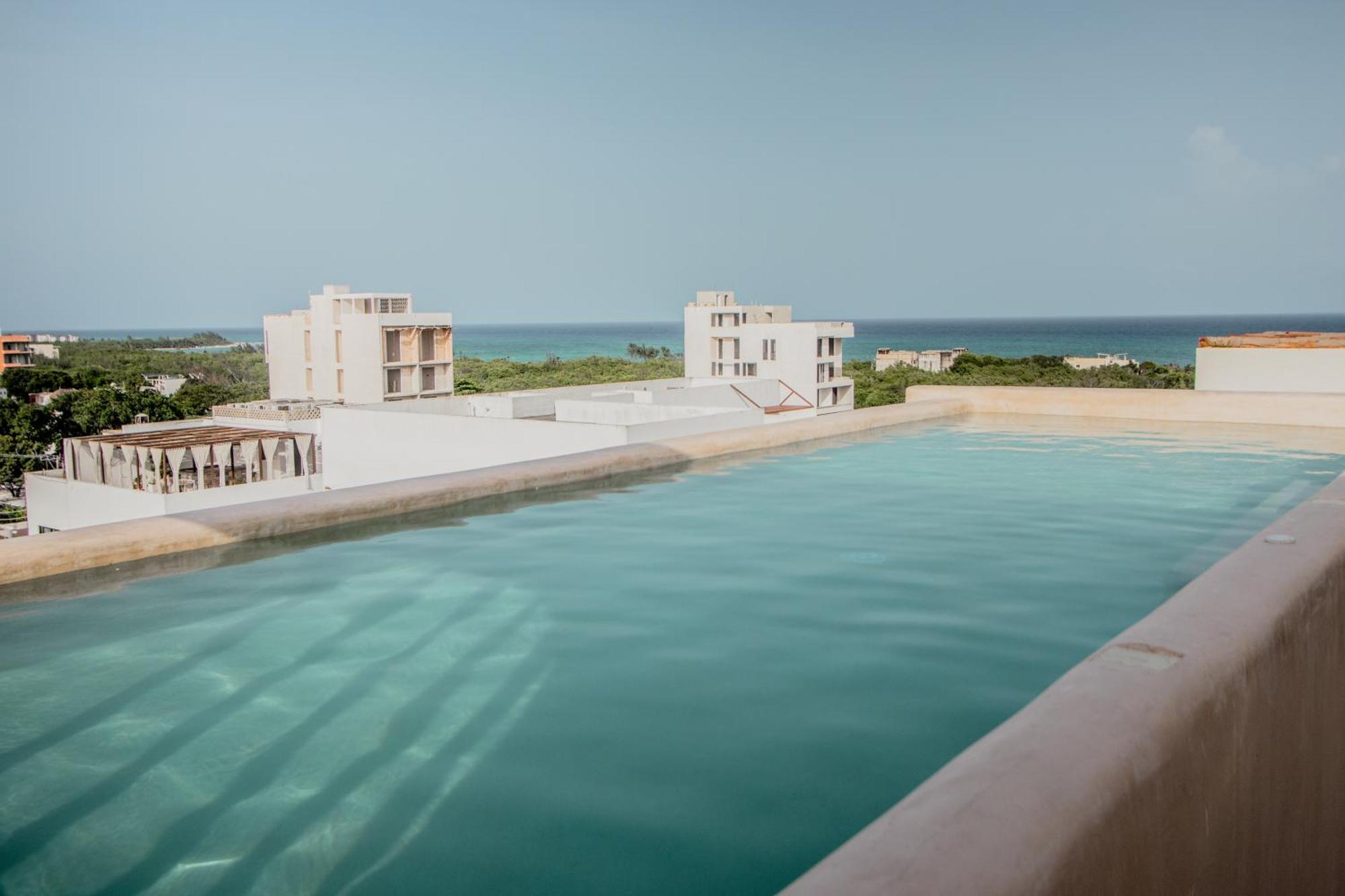 With Ocean View Pool In Av 10 & 60 Street * Playa del Carmen
