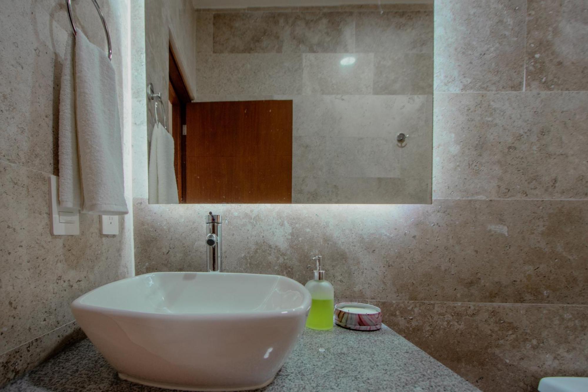 With Ocean View Pool In Av 10 & 60 Street * Playa del Carmen
