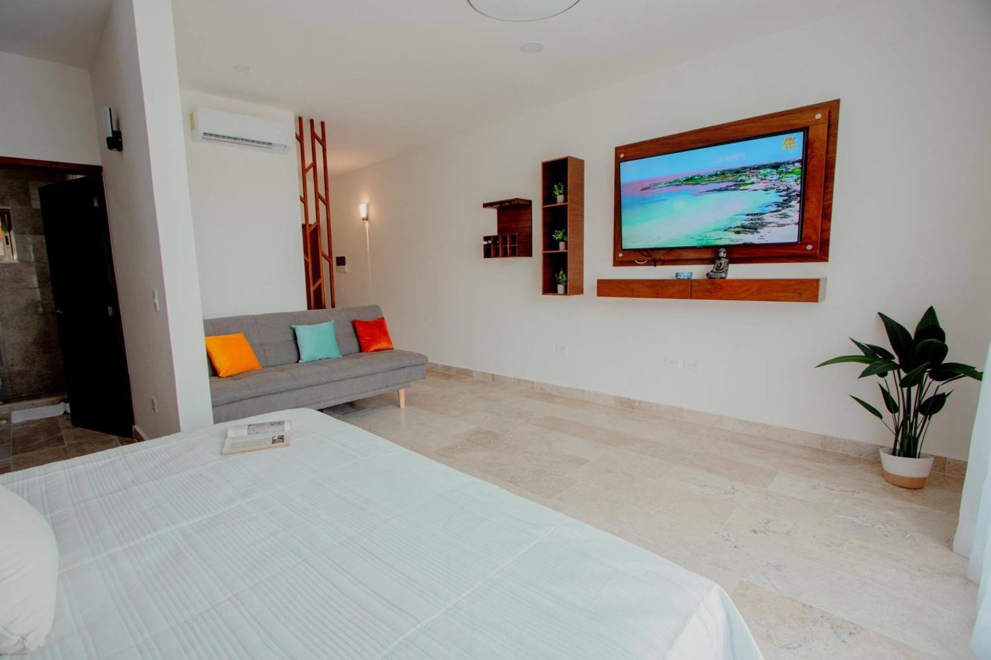 With Ocean View Pool In Av 10 & 60 Street Playa del Carmen