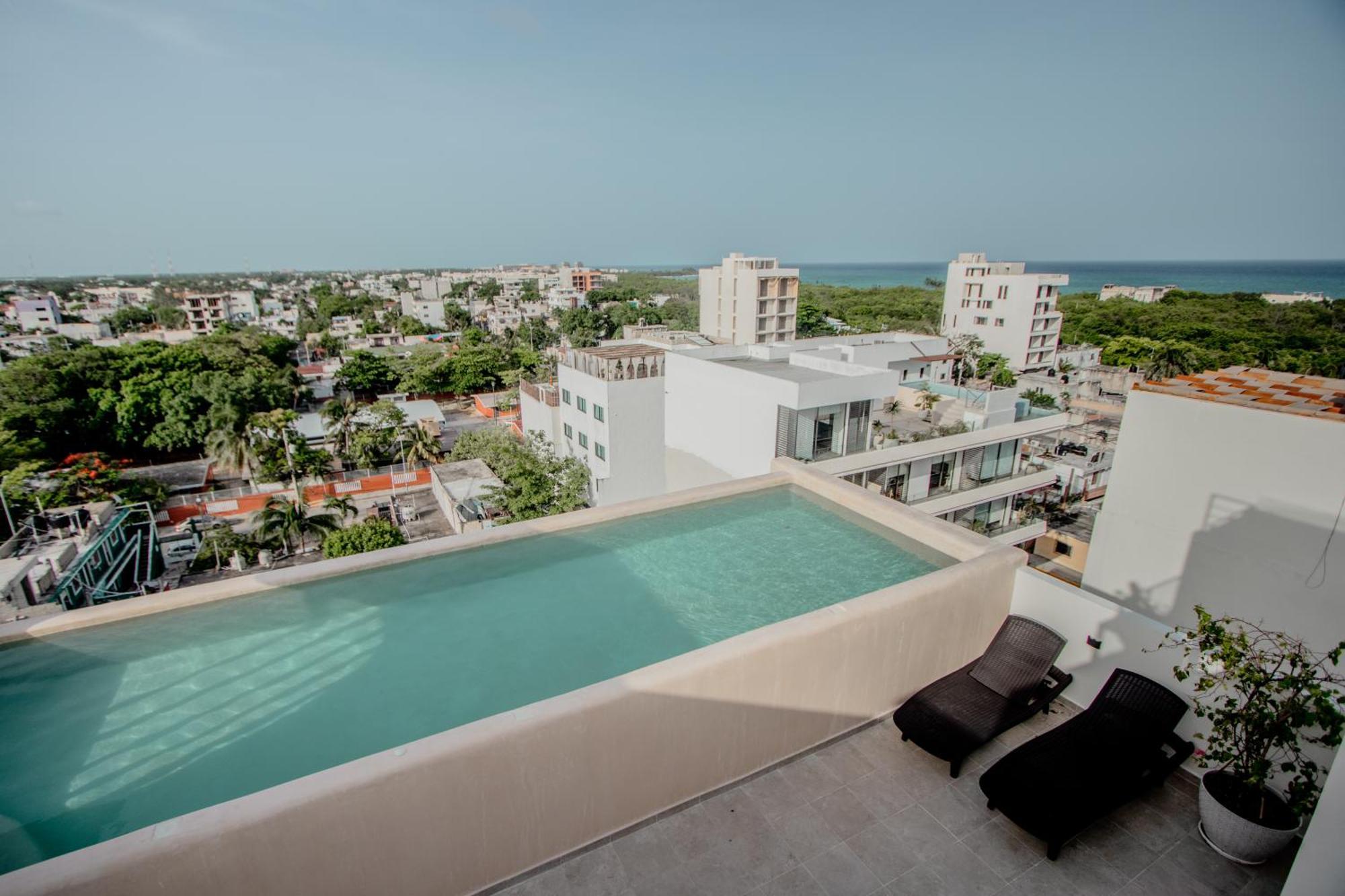 With Ocean View Pool In Av 10 & 60 Street